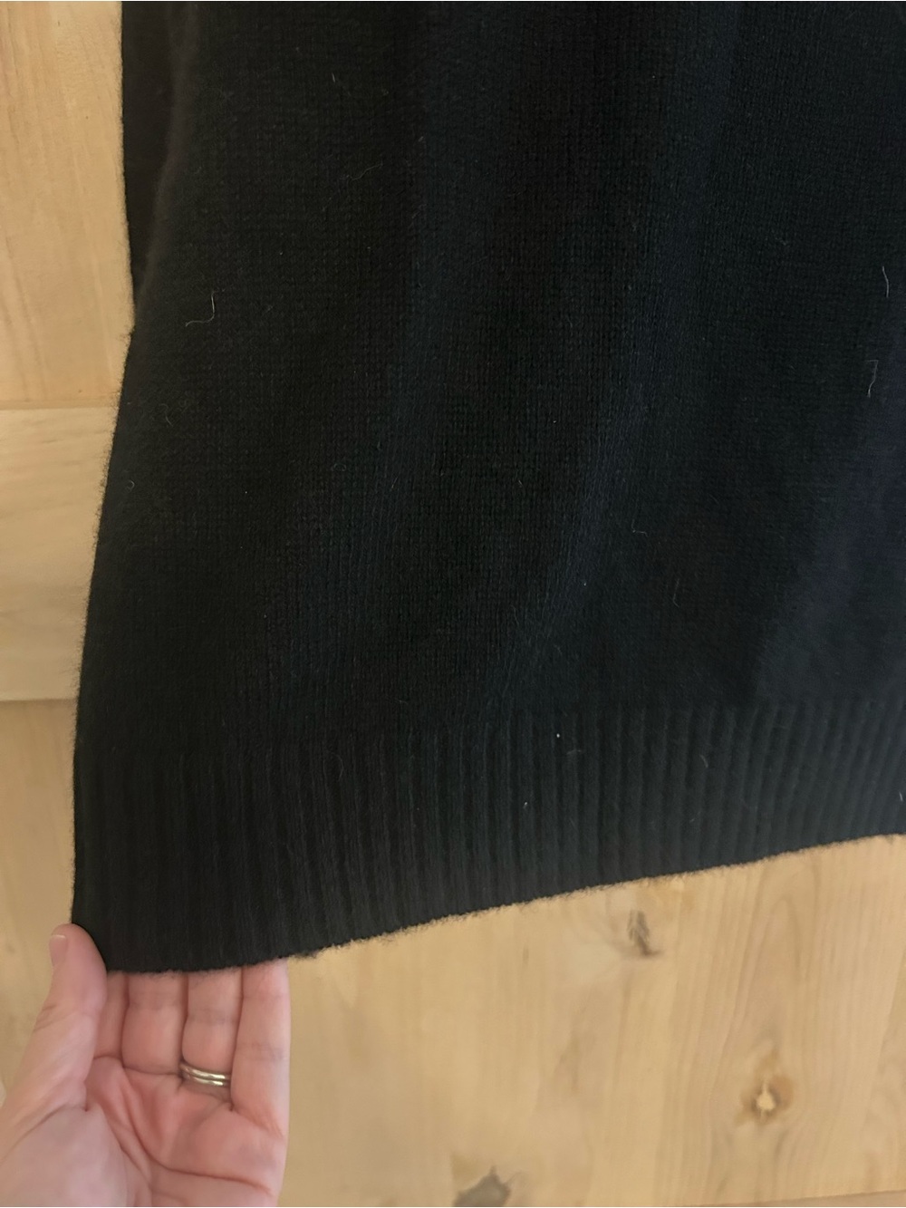 Quince Women’s NWT Black 100% Yak Wool Turtleneck Sweater Medium - Picture 5 of 5